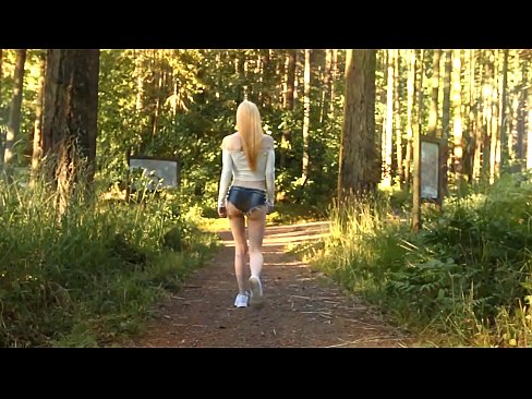 ❤️ Moaie frou beweecht stadich, net neaken video ☑ Kwaliteitsseks by wy ﹏